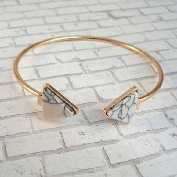 🆕️ Triangle Cuff Bracelet - Picture 4 of 7